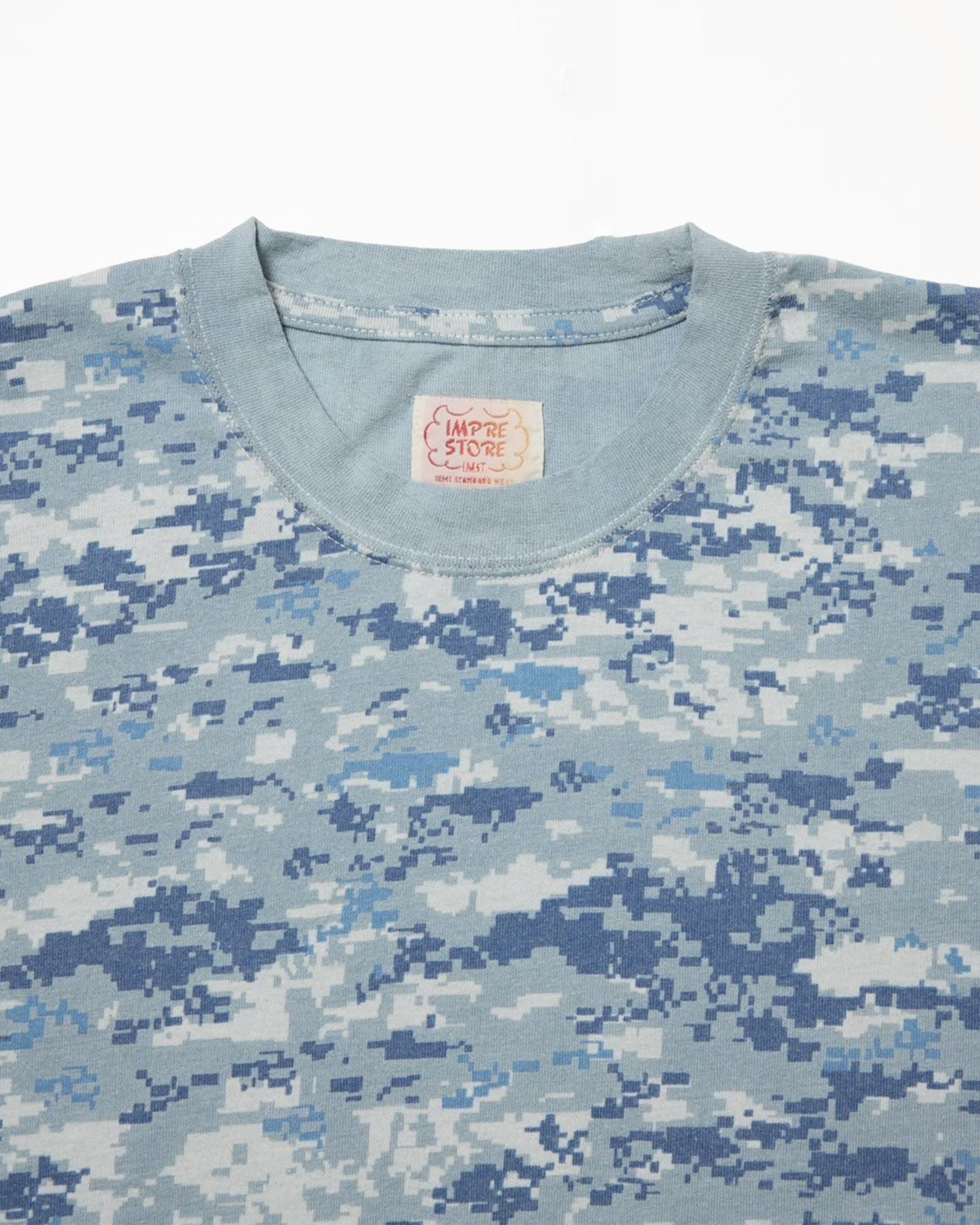 t-shirts indigo Degital Camo / Shy Guy