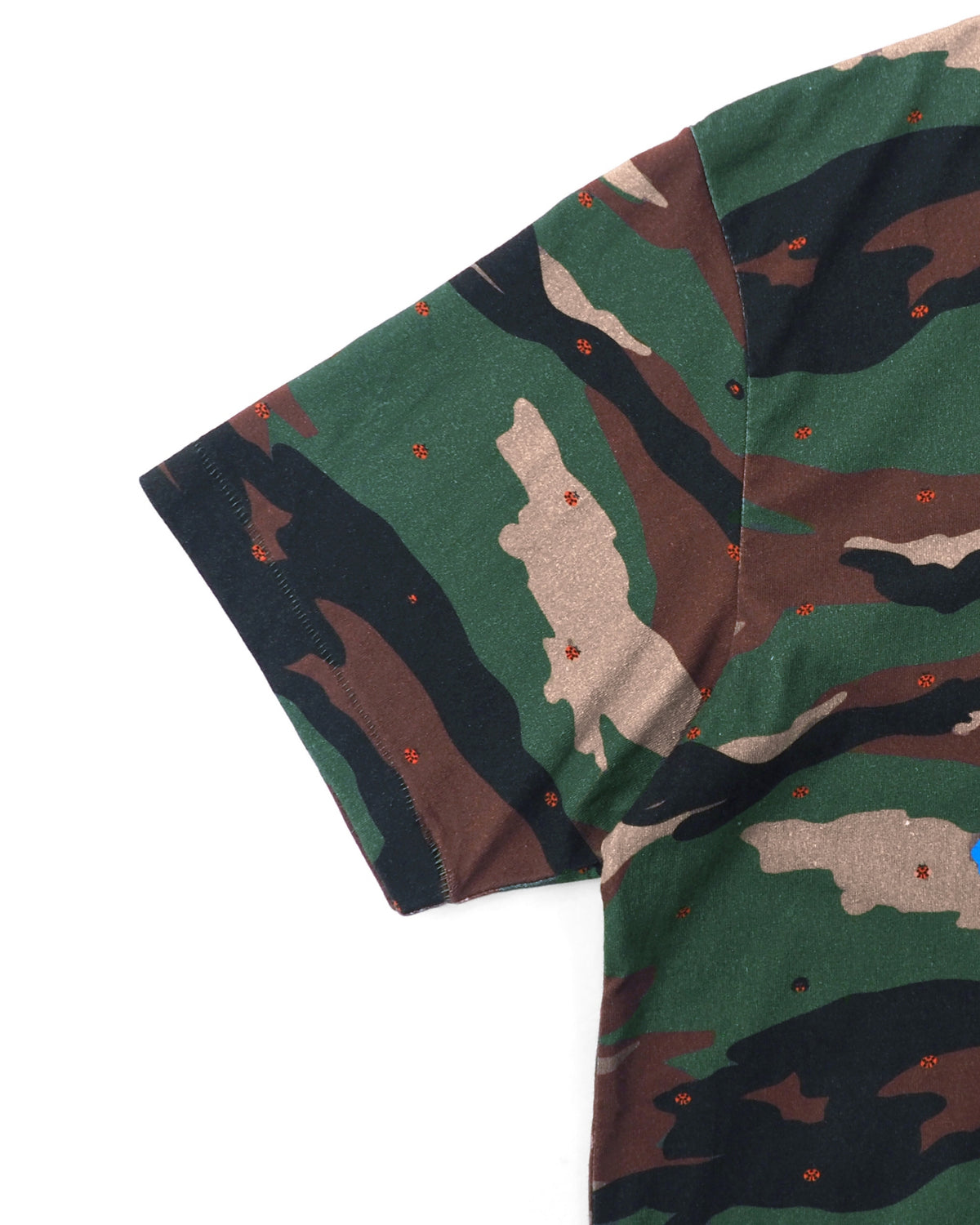 W.A.T.W -Tshirts / Cyndi (WE ARE THE WOODLAND CAMO)